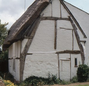 Brook Farm - Evidence of Medieval Cruck structure